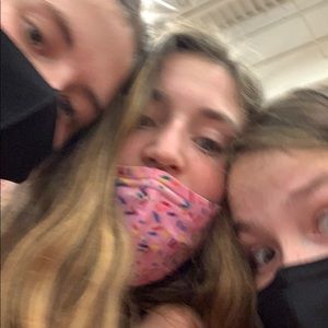 Meet your Posher, Avery